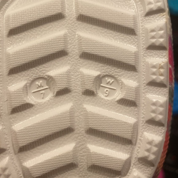 🐊Crocks continued🐊 - Picture 8 of 10